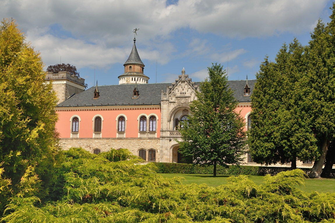 Novogotický zámek Sychrov (3)