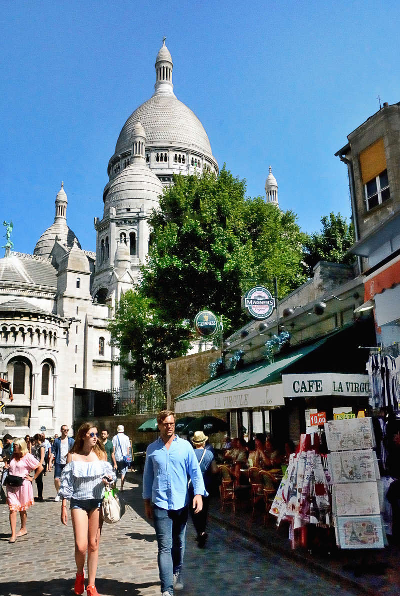 ulice du Chevalier a bazilika Sacré-Coeur